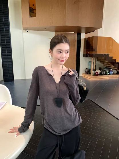 Darana Raw-Edge V-Neck Slouchy Knit Top