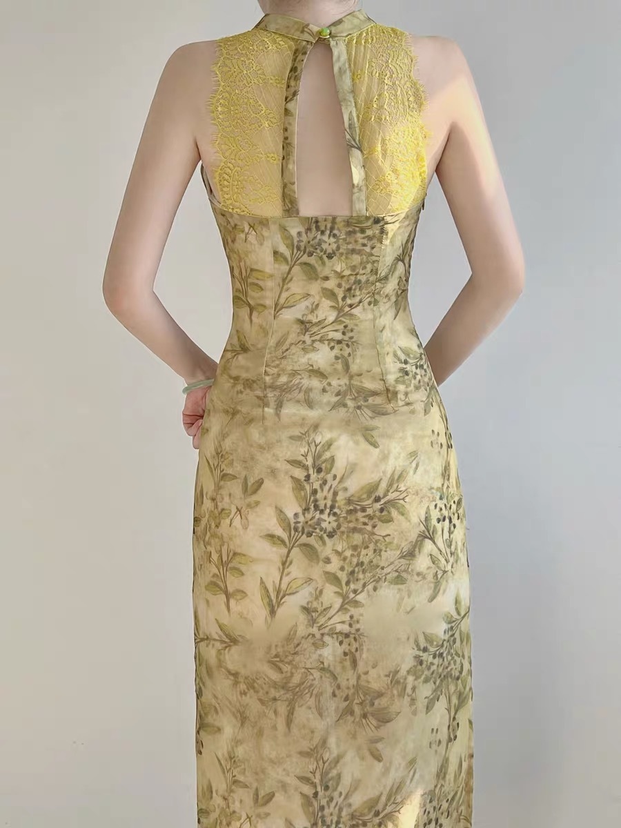 Ju An Back Lacey Halter Neck Cheongsam-The Black Bow-