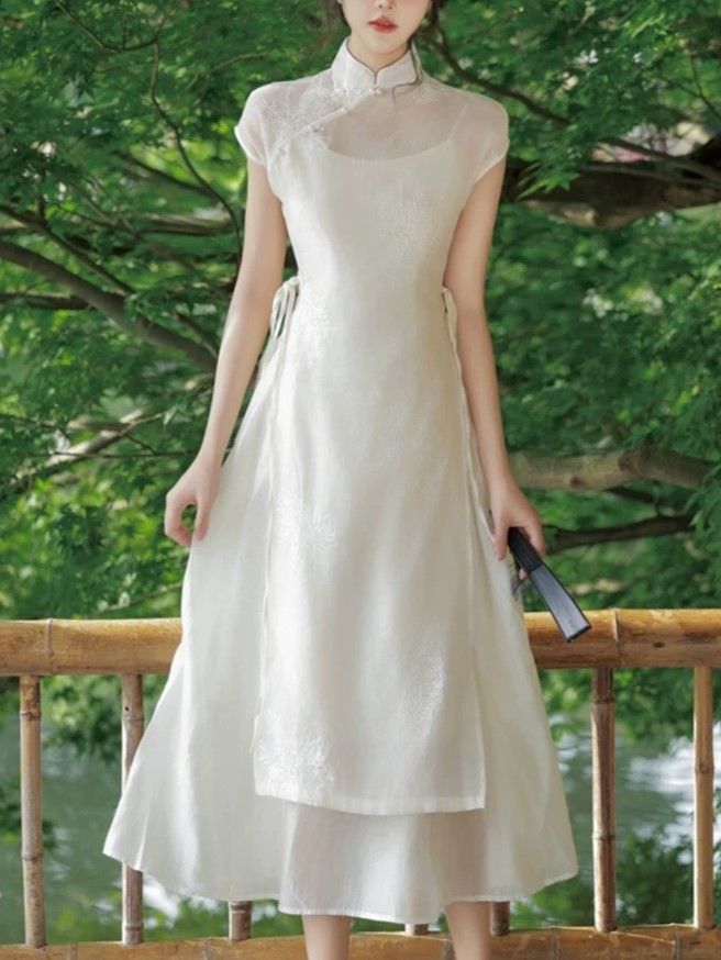 Zi Wei Two Piece Set Graceful Embroided Sheer Oriental Dress-The Black Bow-