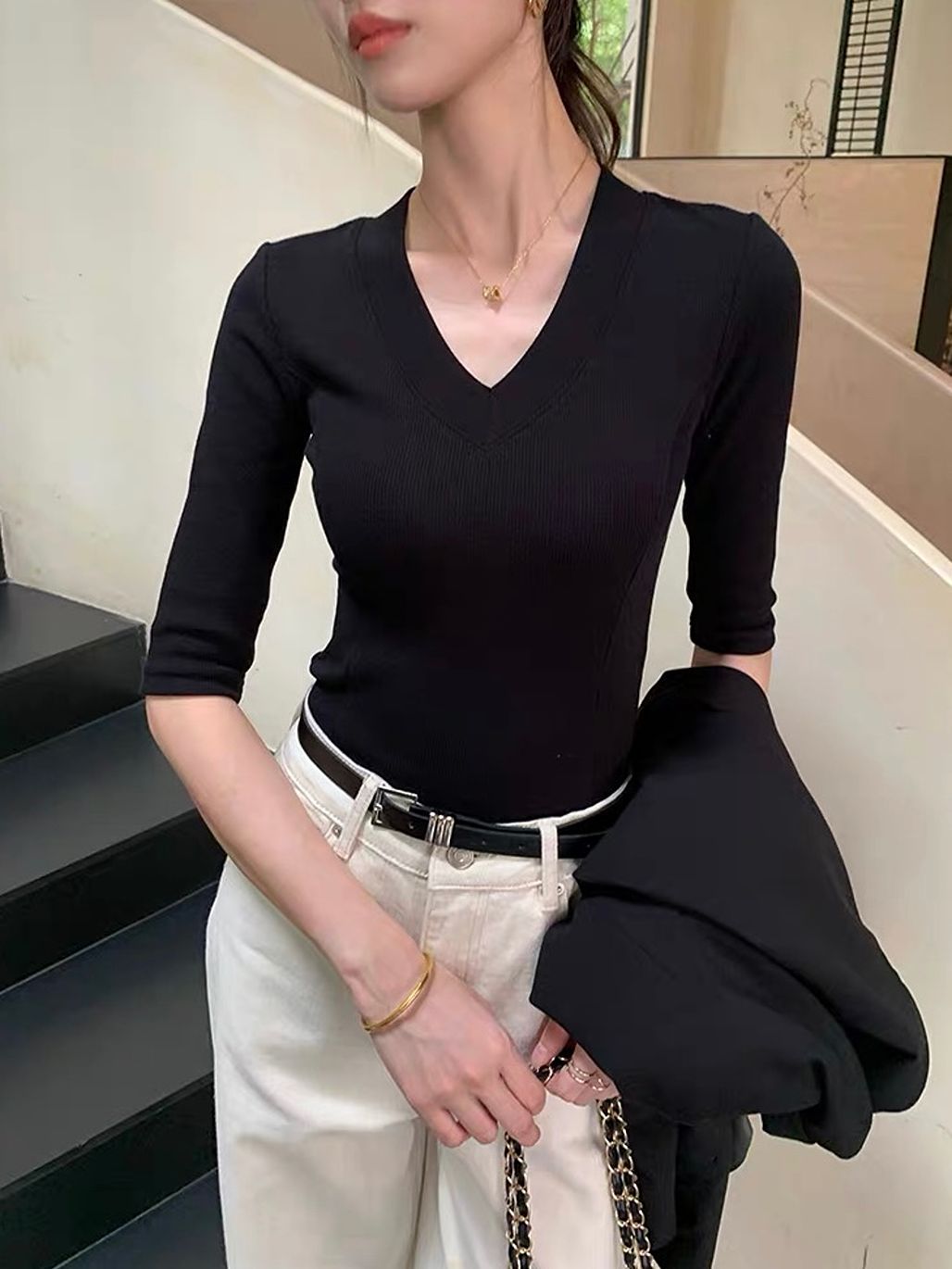 Duscha Sculpting-Seam V-Neck Top 