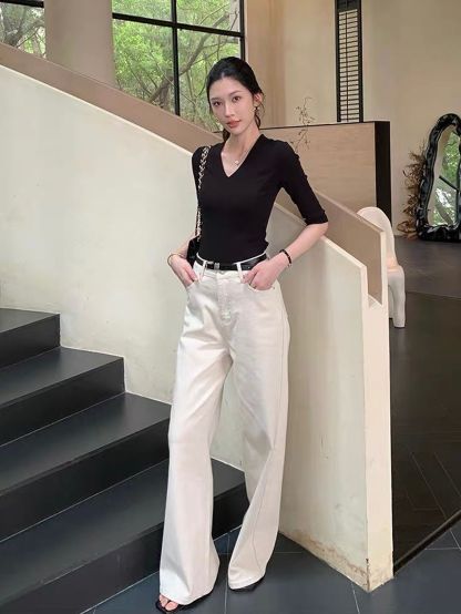Duscha Sculpting-Seam V-Neck Top 