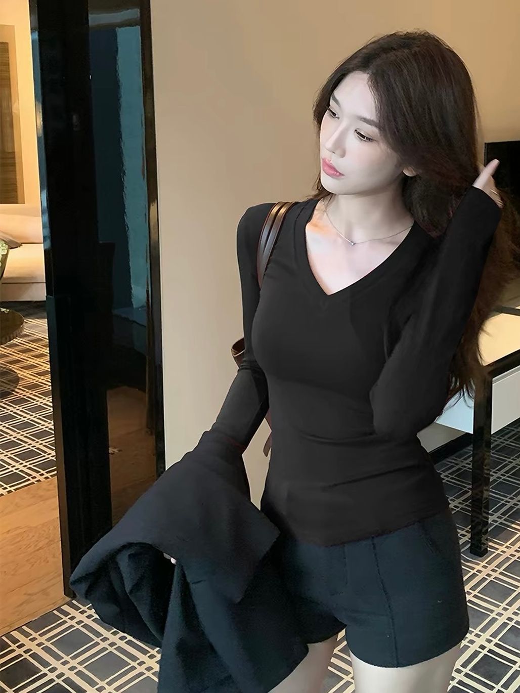 Dayea V-Neck Long Sleeve Top