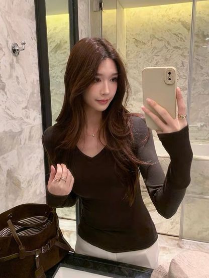 Dayea V-Neck Long Sleeve Top