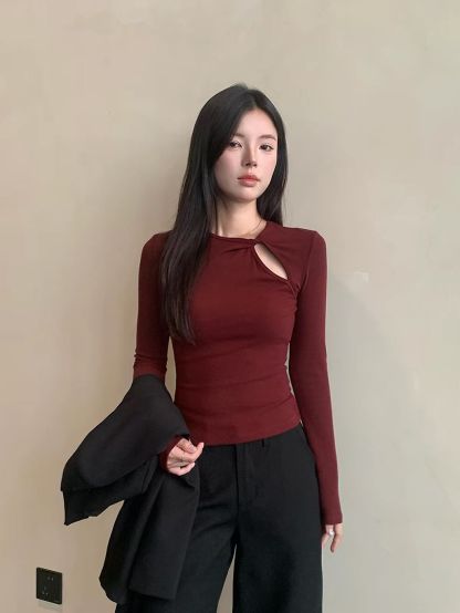 Dayea Twist-Neck Keyhole Top