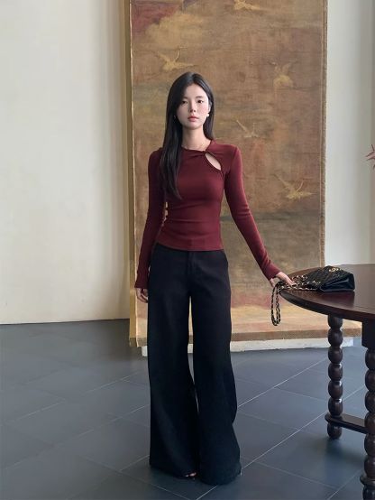 Dayea Twist-Neck Keyhole Top