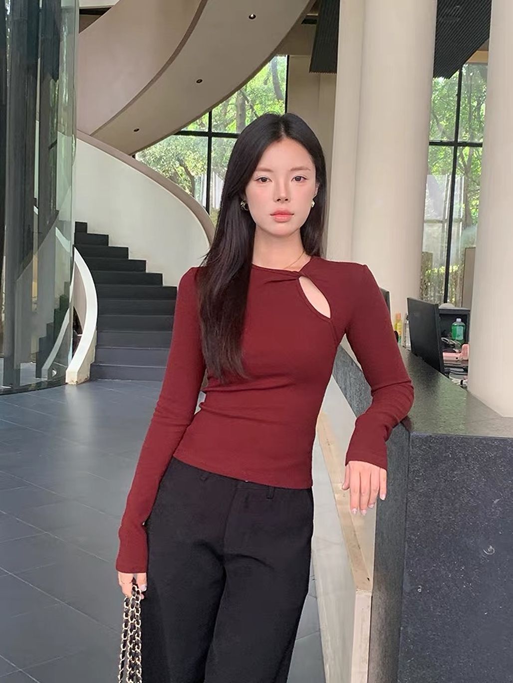 Dayea Twist-Neck Keyhole Top