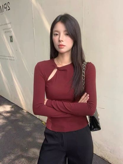 Dayea Twist-Neck Keyhole Top
