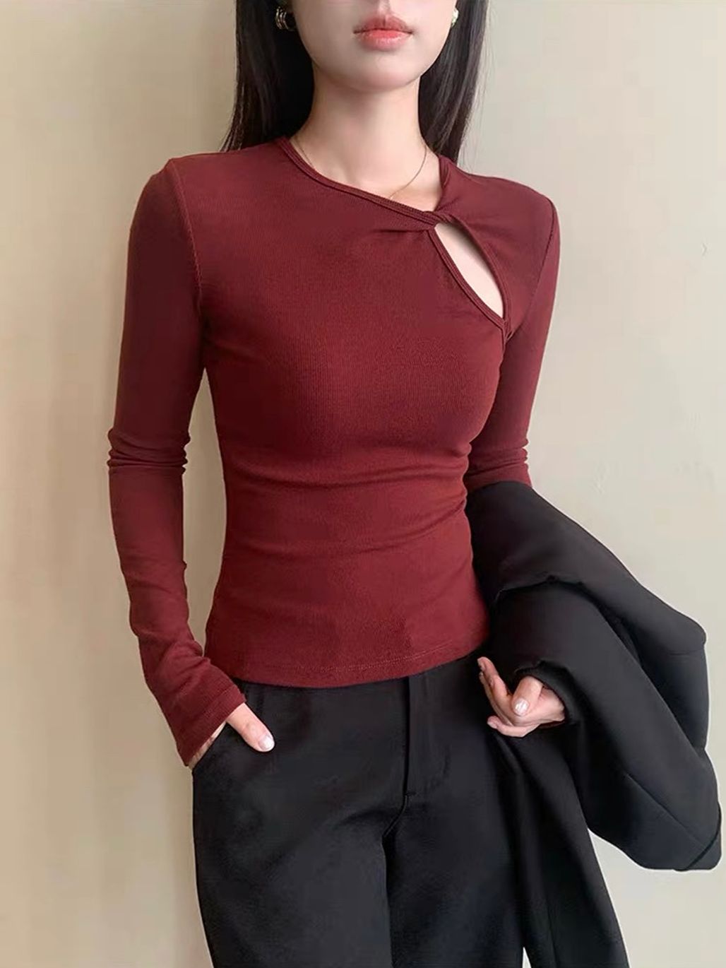 Dayea Twist-Neck Keyhole Top
