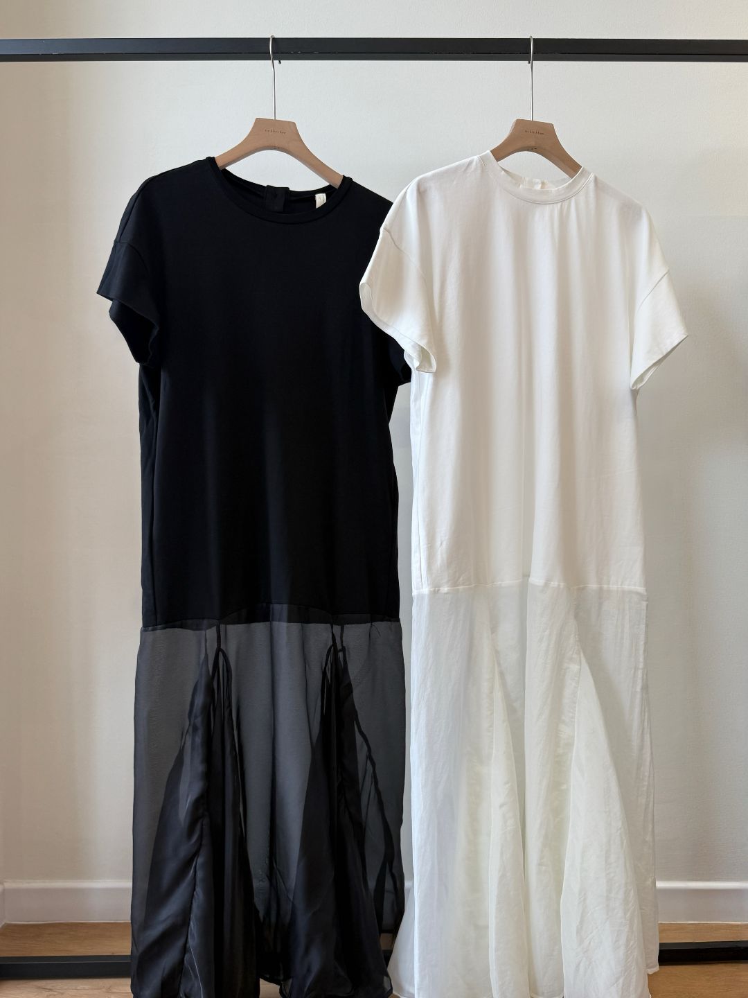 Vivay Flowy Panel Dress