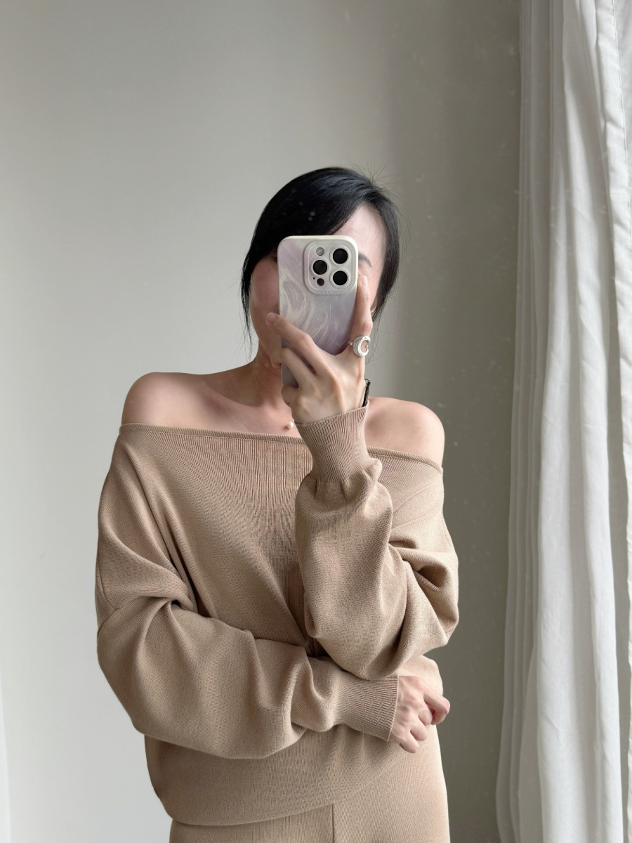 Rachel One/ Off Shoulder Two Way Knit Top & Pants Set