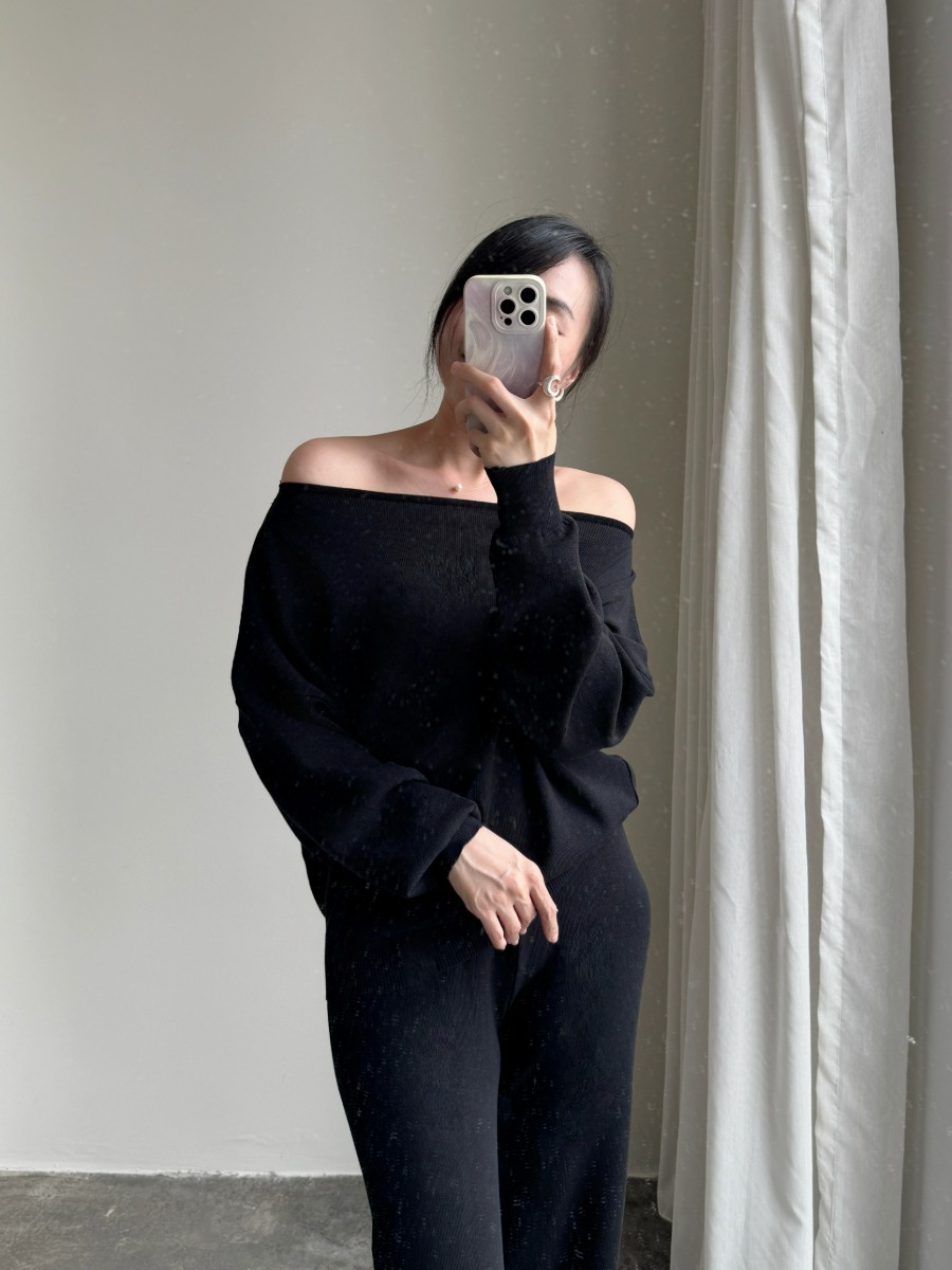 Nyera One/ Off Shoulder Two Way Knit Top & Pants Set