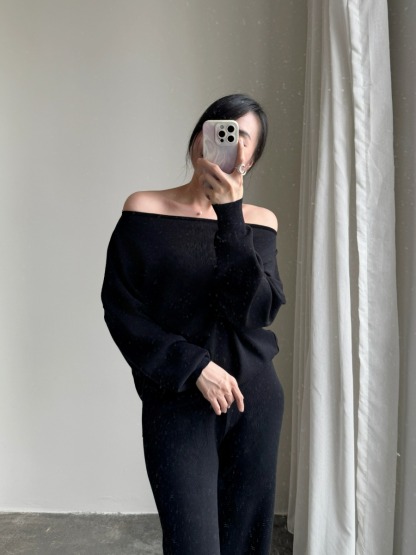 Rachel One/ Off Shoulder Two Way Knit Top & Pants Set