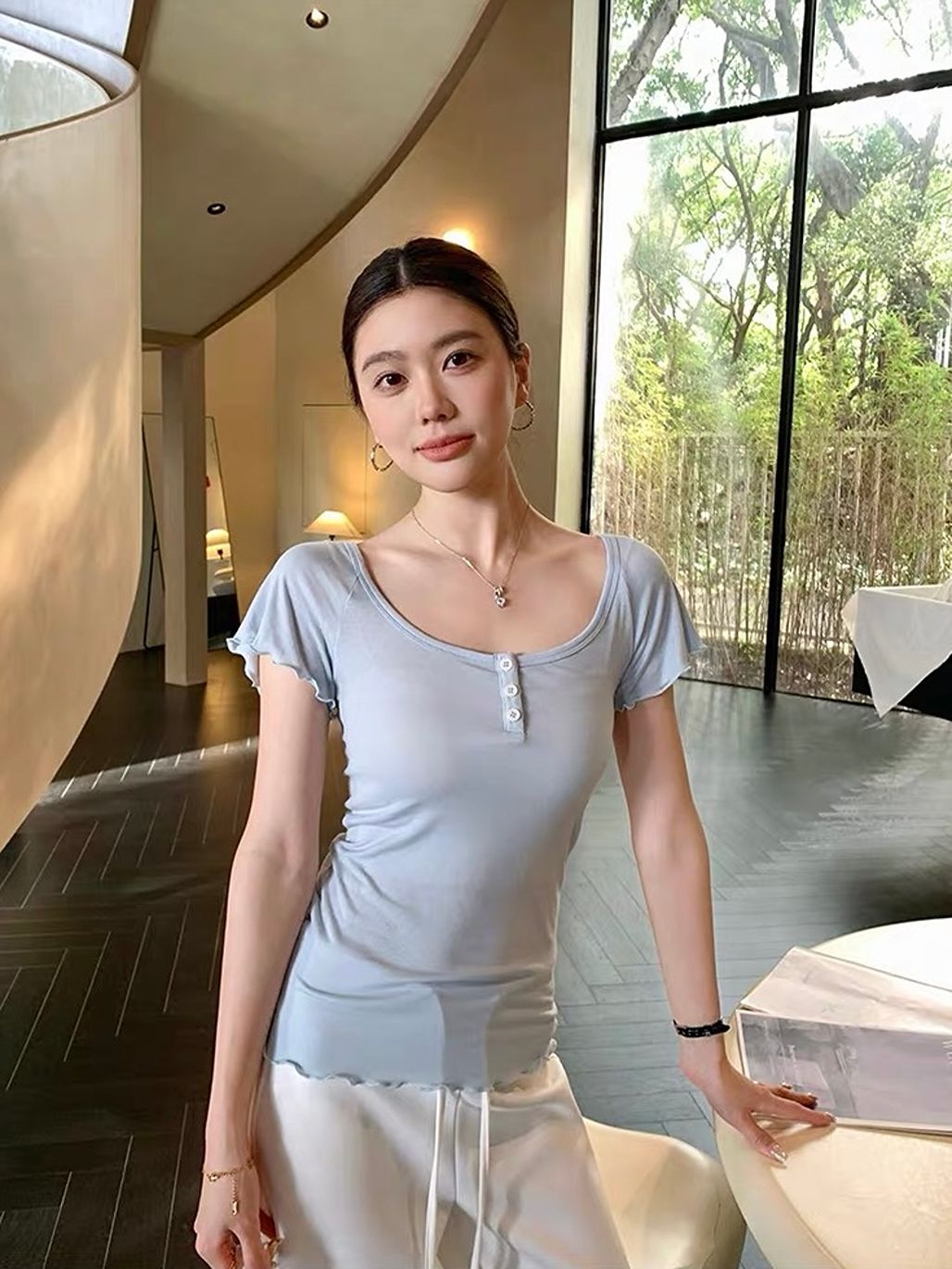 Dabny Flutter-Sleeve Buttoned Top