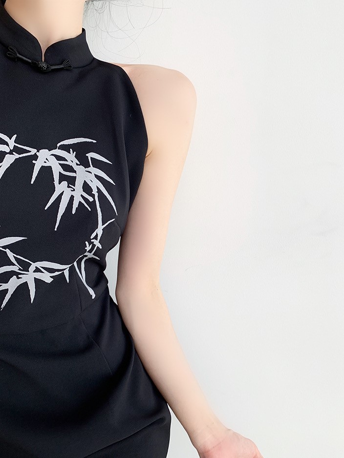 Xue Er Sleeveless Bamboo Printing Cheongsam-The Black Bow-