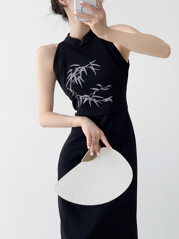 Xue Er Sleeveless Bamboo Printing Cheongsam-The Black Bow-