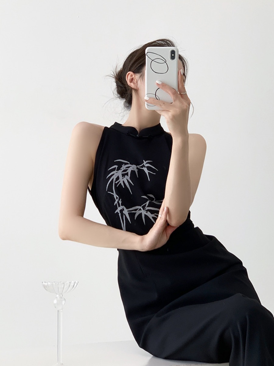 Xue Er Sleeveless Bamboo Printing Cheongsam-The Black Bow-
