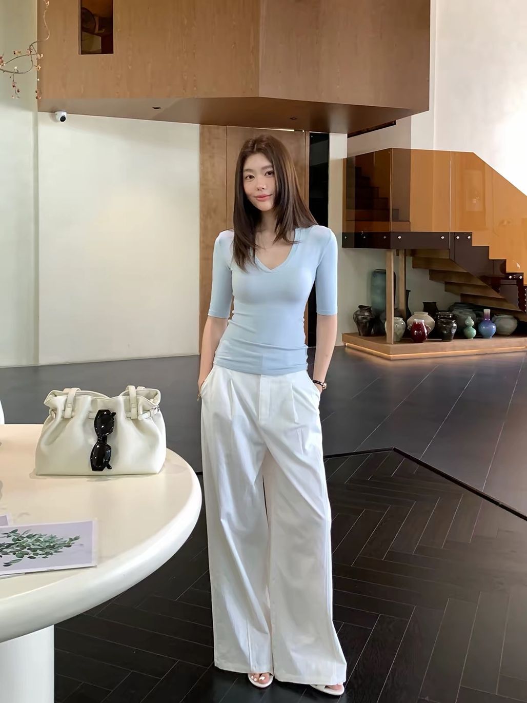Drusila V-Neck Mid Sleeve Top