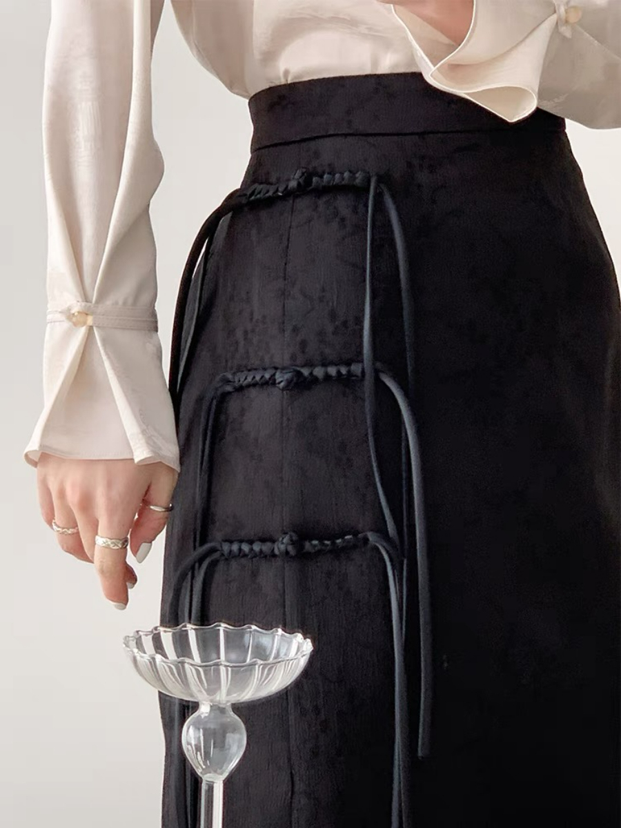 Xin Lee Pankou Side Slit Skirt-The Black Bow-