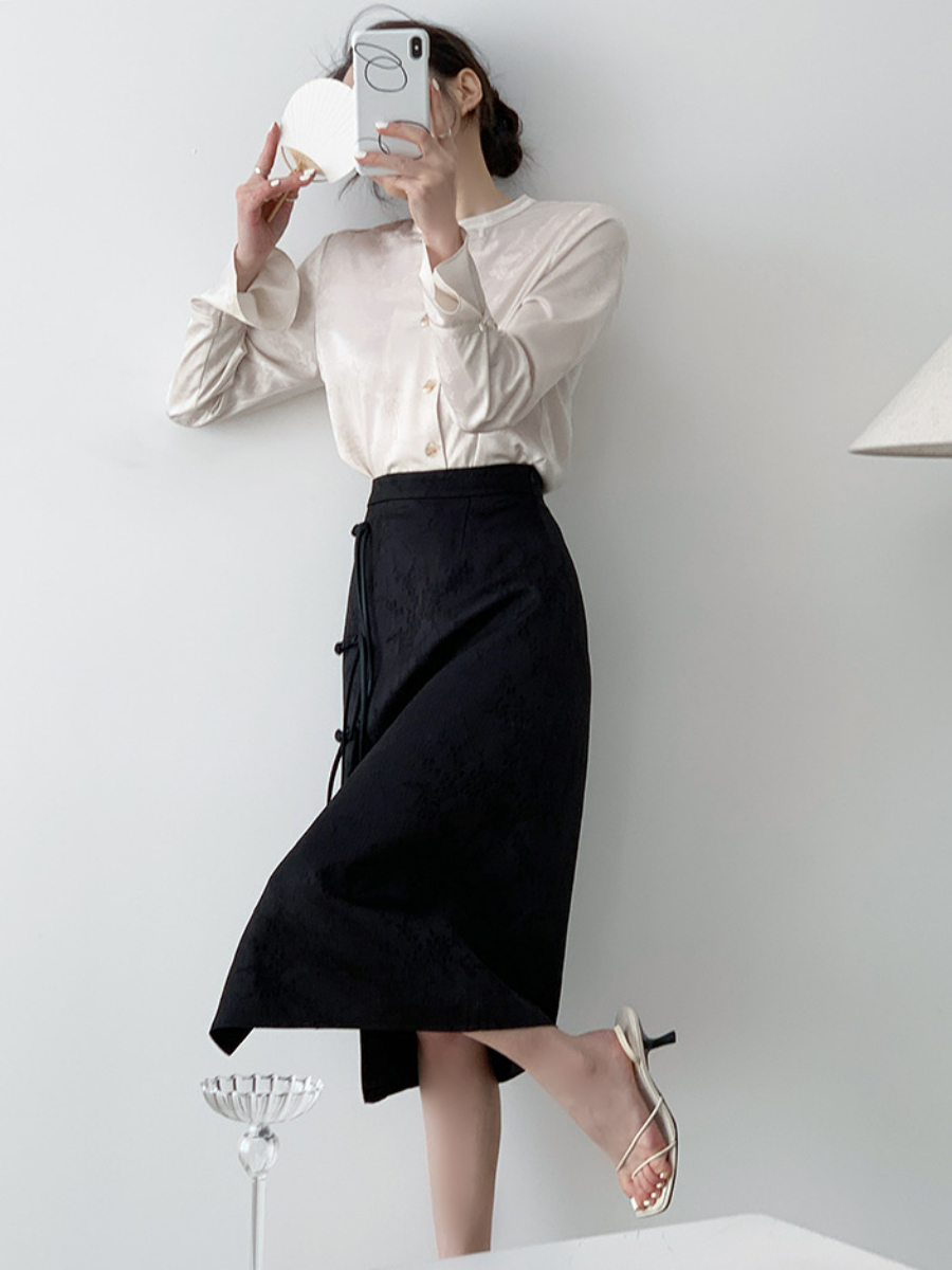 Xin Lee Pankou Side Slit Skirt-The Black Bow-