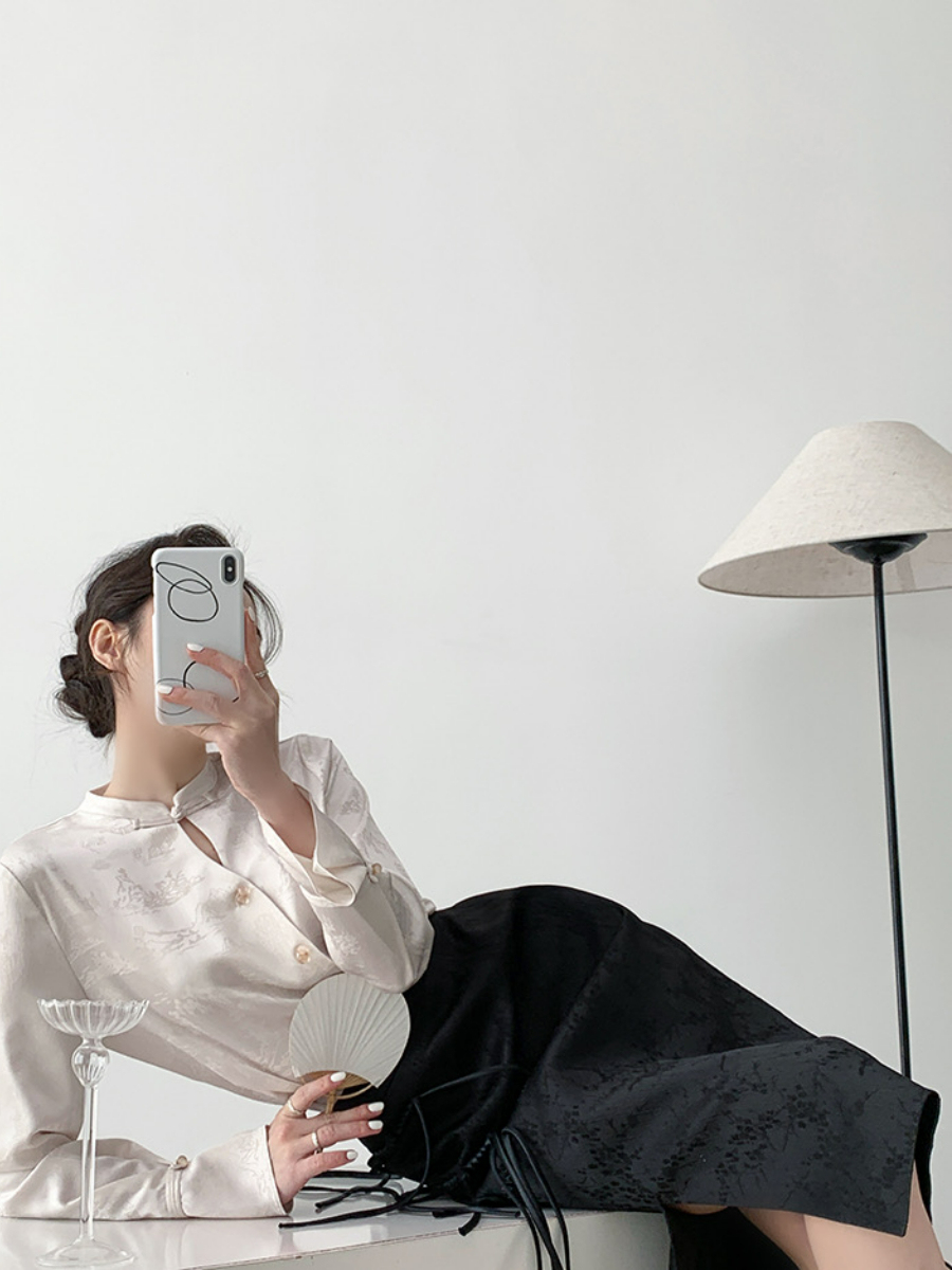 Xin Lee Pankou Side Slit Skirt-The Black Bow-