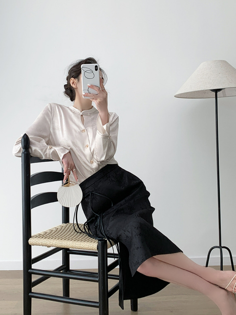 Xin Lee Pankou Side Slit Skirt-The Black Bow-