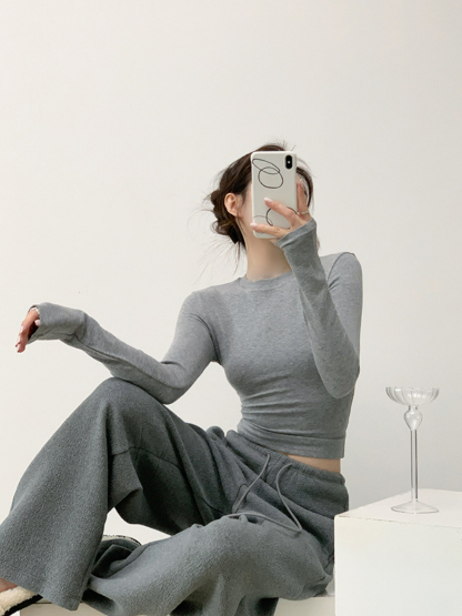 Xoey Long Sleeve Knit Crop Top-The Black Bow-
