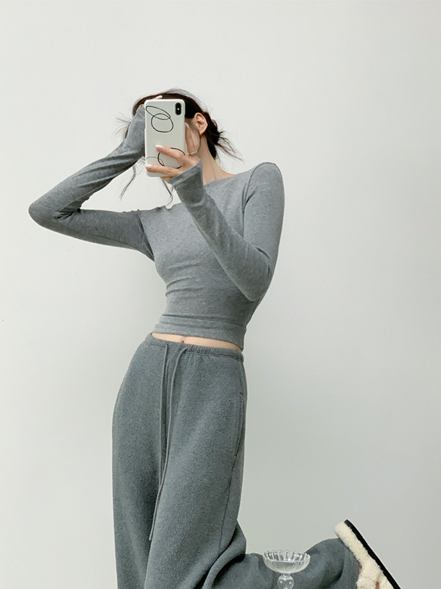 Xoey Long Sleeve Knit Crop Top-The Black Bow-