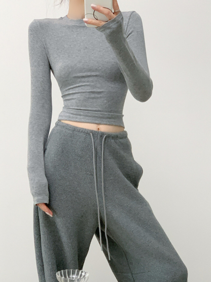 Xoey Long Sleeve Knit Crop Top-The Black Bow-