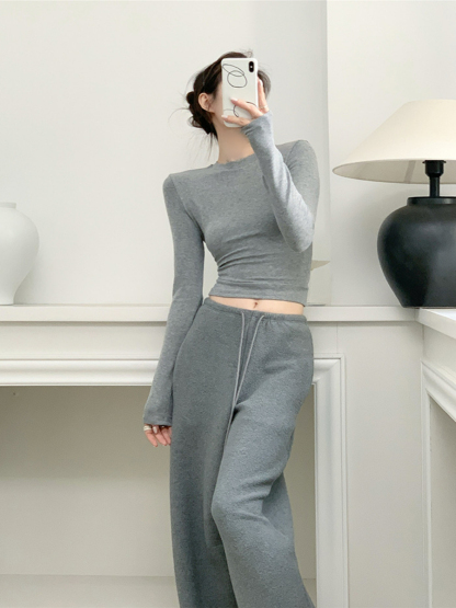 Xoey Long Sleeve Knit Crop Top-The Black Bow-