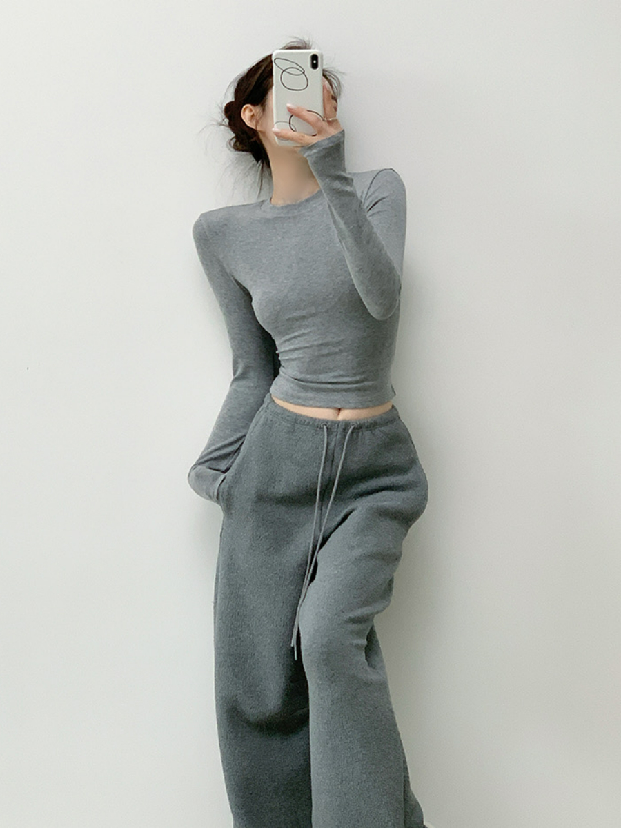 Xoey Long Sleeve Knit Crop Top-The Black Bow-