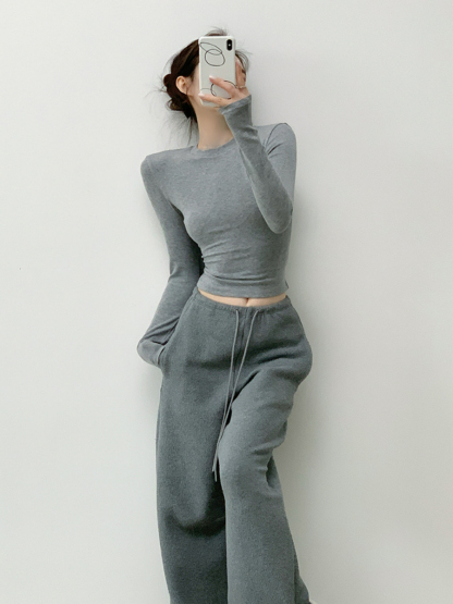 Xoey Long Sleeve Knit Crop Top-The Black Bow-