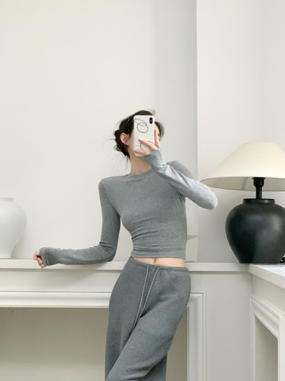 Xoey Long Sleeve Knit Crop Top-The Black Bow-