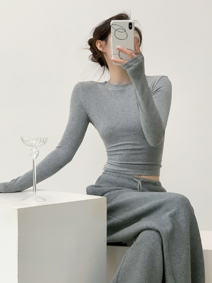Xoey Long Sleeve Knit Crop Top-The Black Bow-
