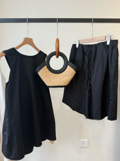 Paige Reversible Top & Relaxed Wide-Leg Bermuda Shorts (Sold seperately)
