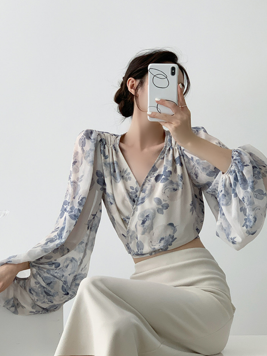 Xandria Puff Sleeve Floral Top-The Black Bow-