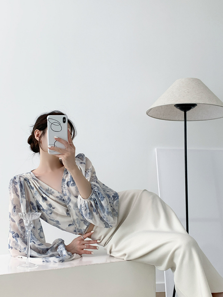 Xandria Puff Sleeve Floral Top-The Black Bow-