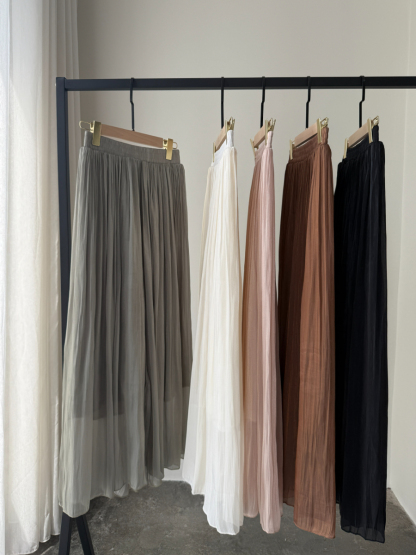 Yun Er Flowy Wide Leg Pants-The Black Bow-