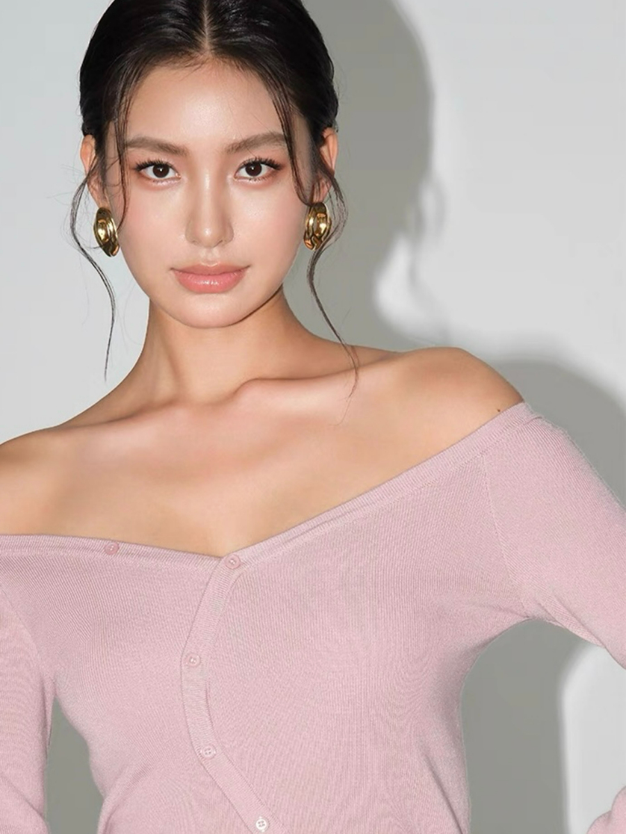 Amanda Cold Shoulder Fake Two Pieces Knit Top