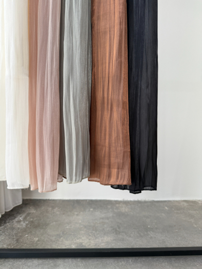 Yun Er Flowy Wide Leg Pants-The Black Bow-