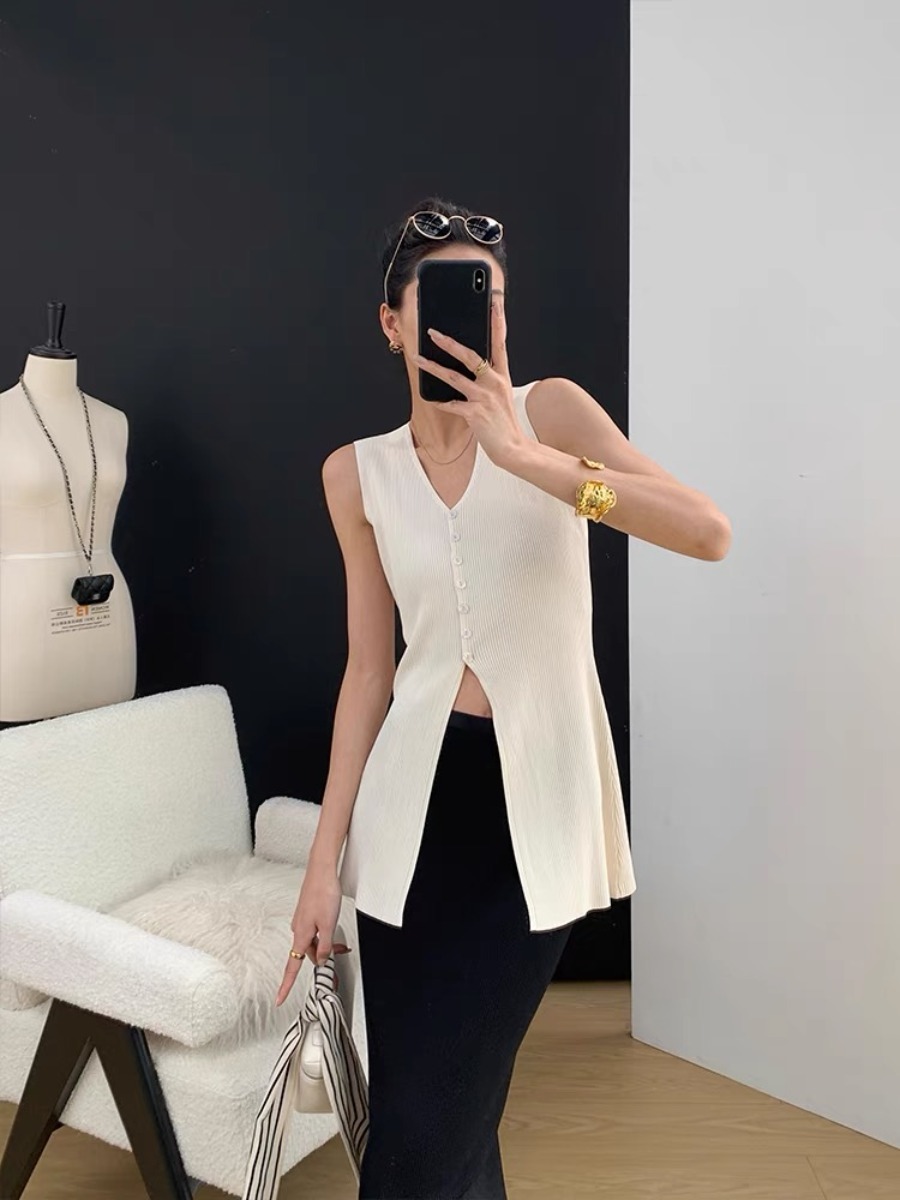 Trecya V-Neck Long Knit Top-The Black Bow-