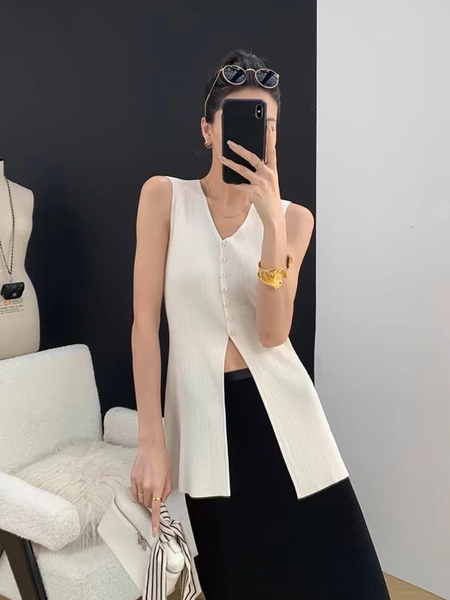 Trecya V-Neck Long Knit Top-The Black Bow-