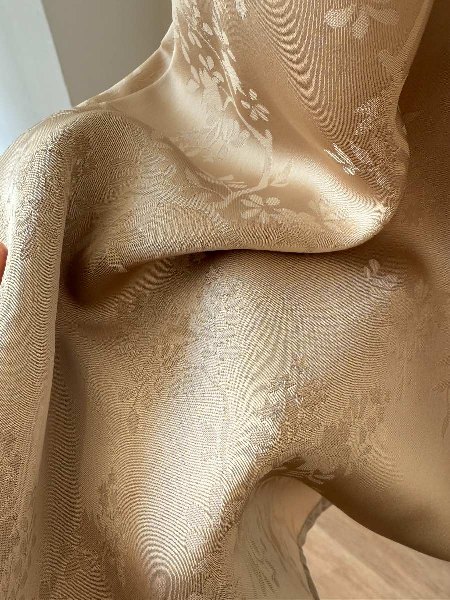 Ke Xin Halter Neck Oriental Top (TP110)