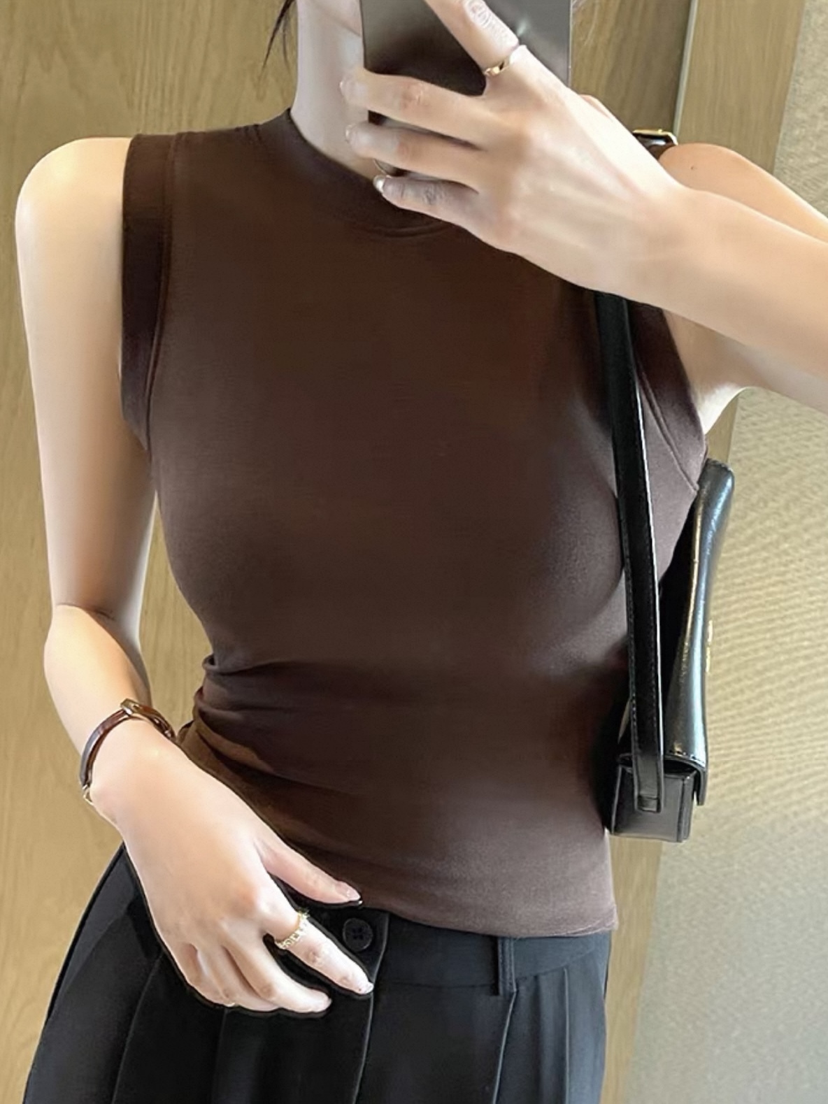 Dawsyn Crew Neck Sleeveless Top