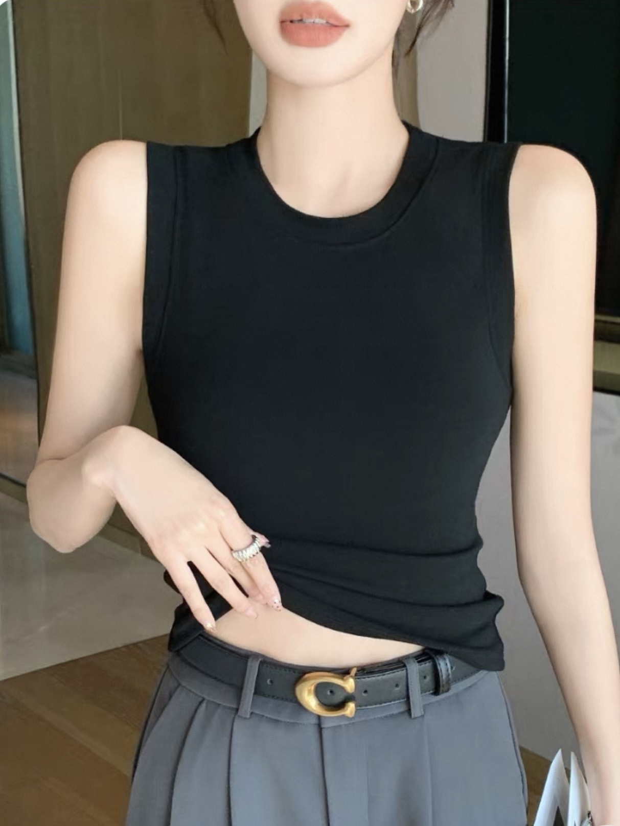 Dawsyn Crew Neck Sleeveless Top