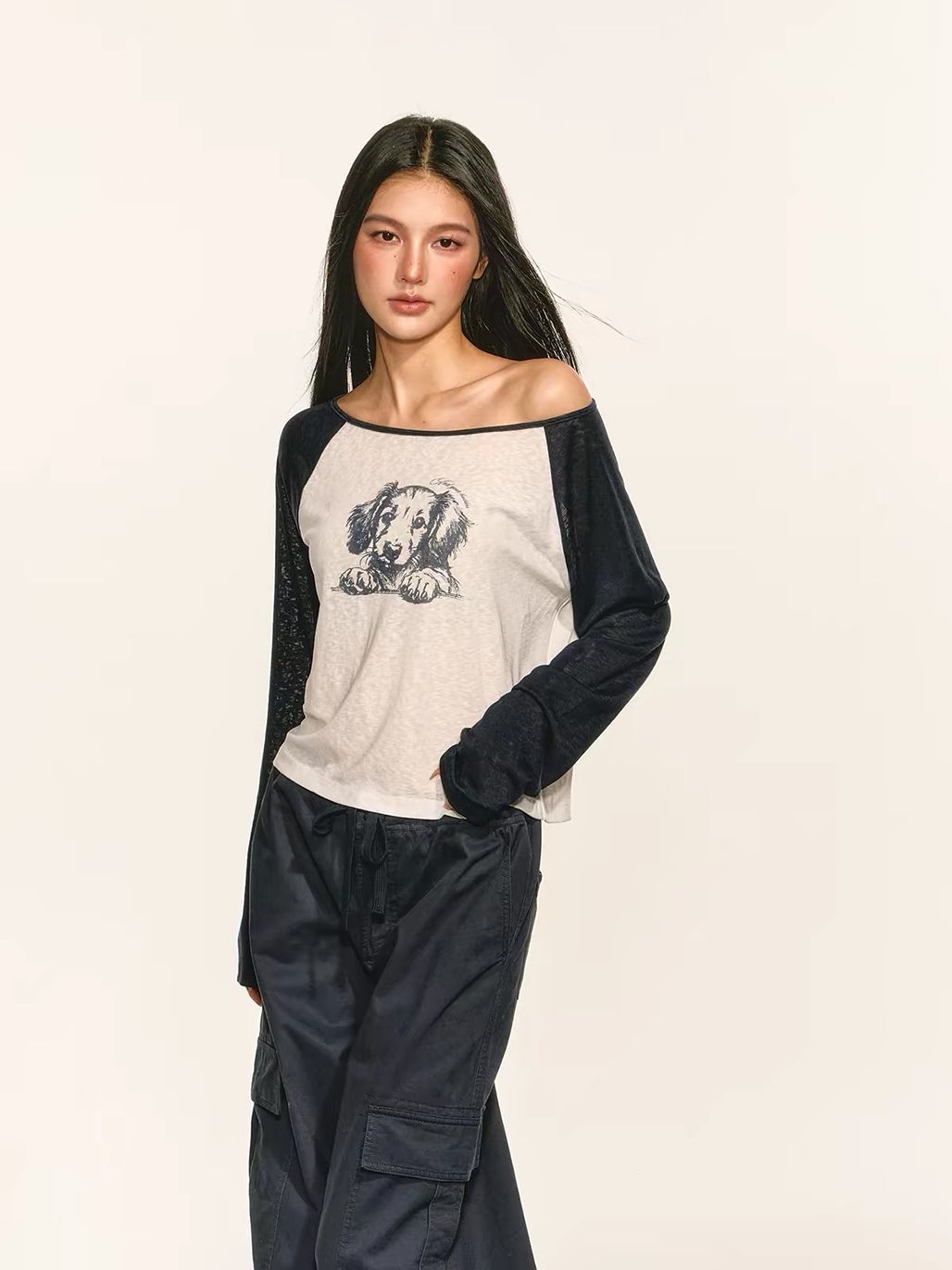 Gyu Puppy-Graphic Off-Shoulder Raglan Top 