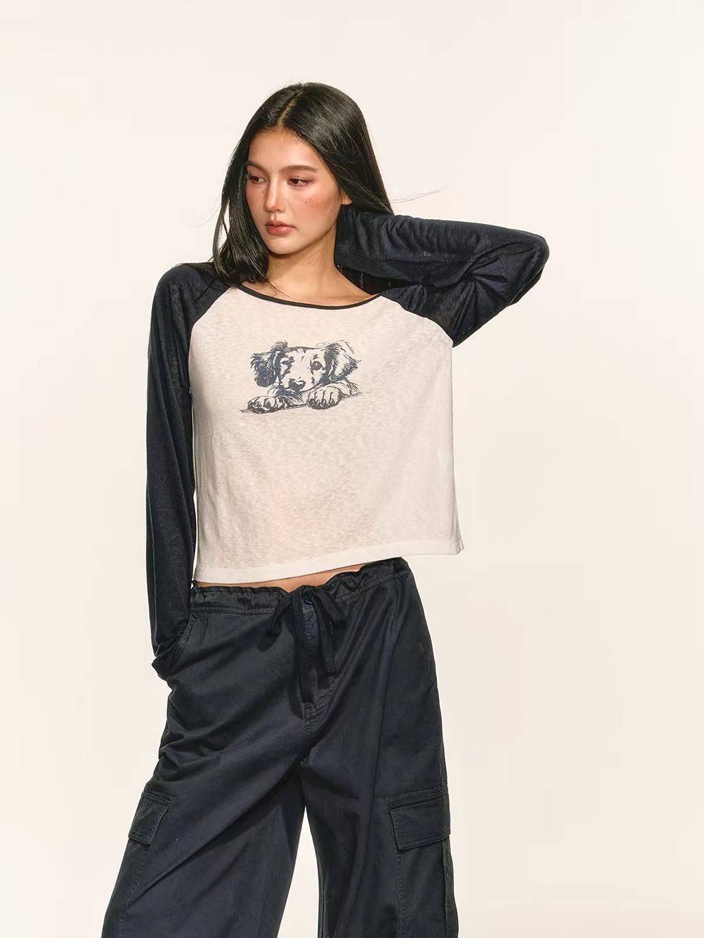 Gyu Puppy-Graphic Off-Shoulder Raglan Top 