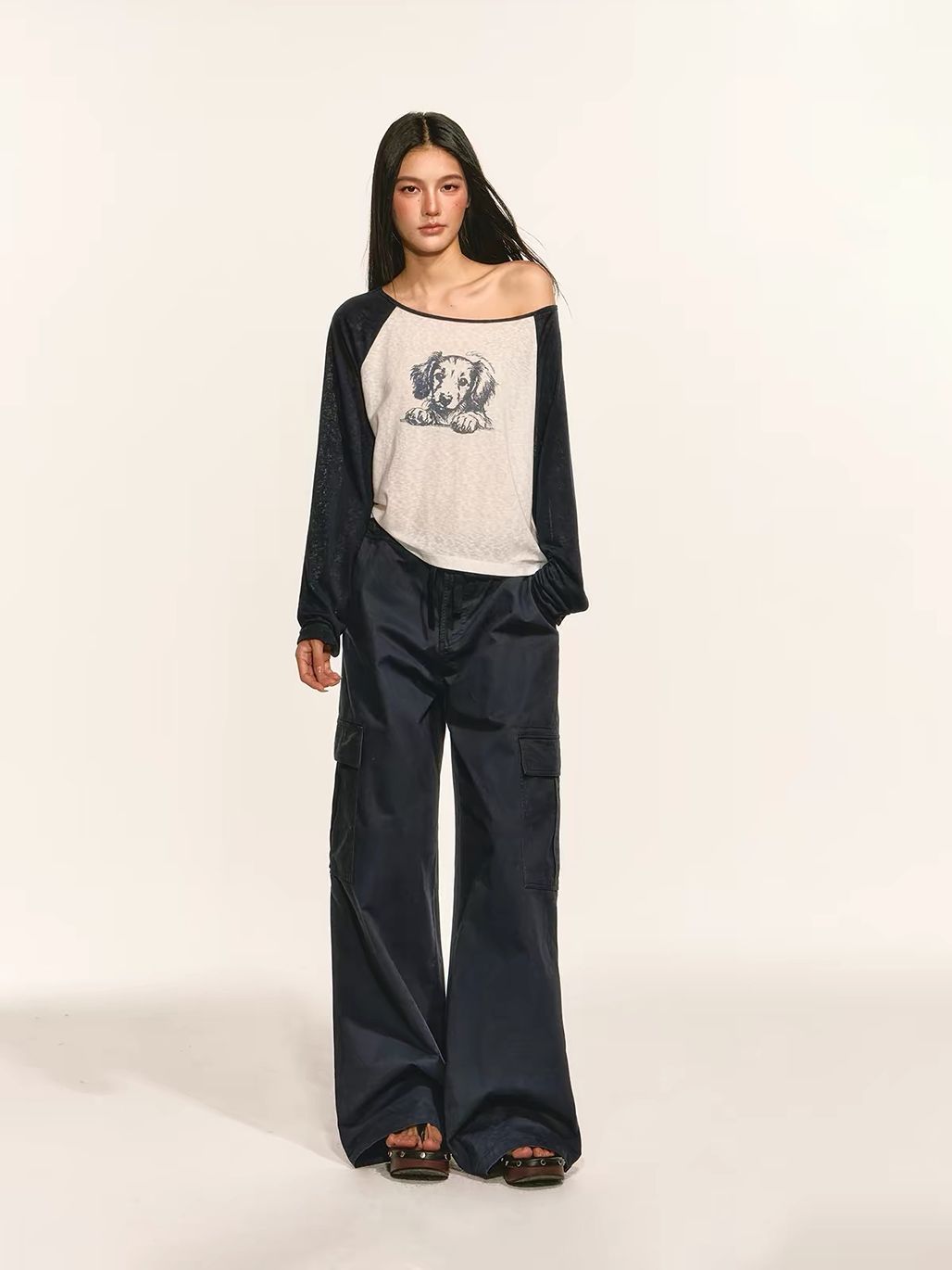 Gyu Puppy-Graphic Off-Shoulder Raglan Top 