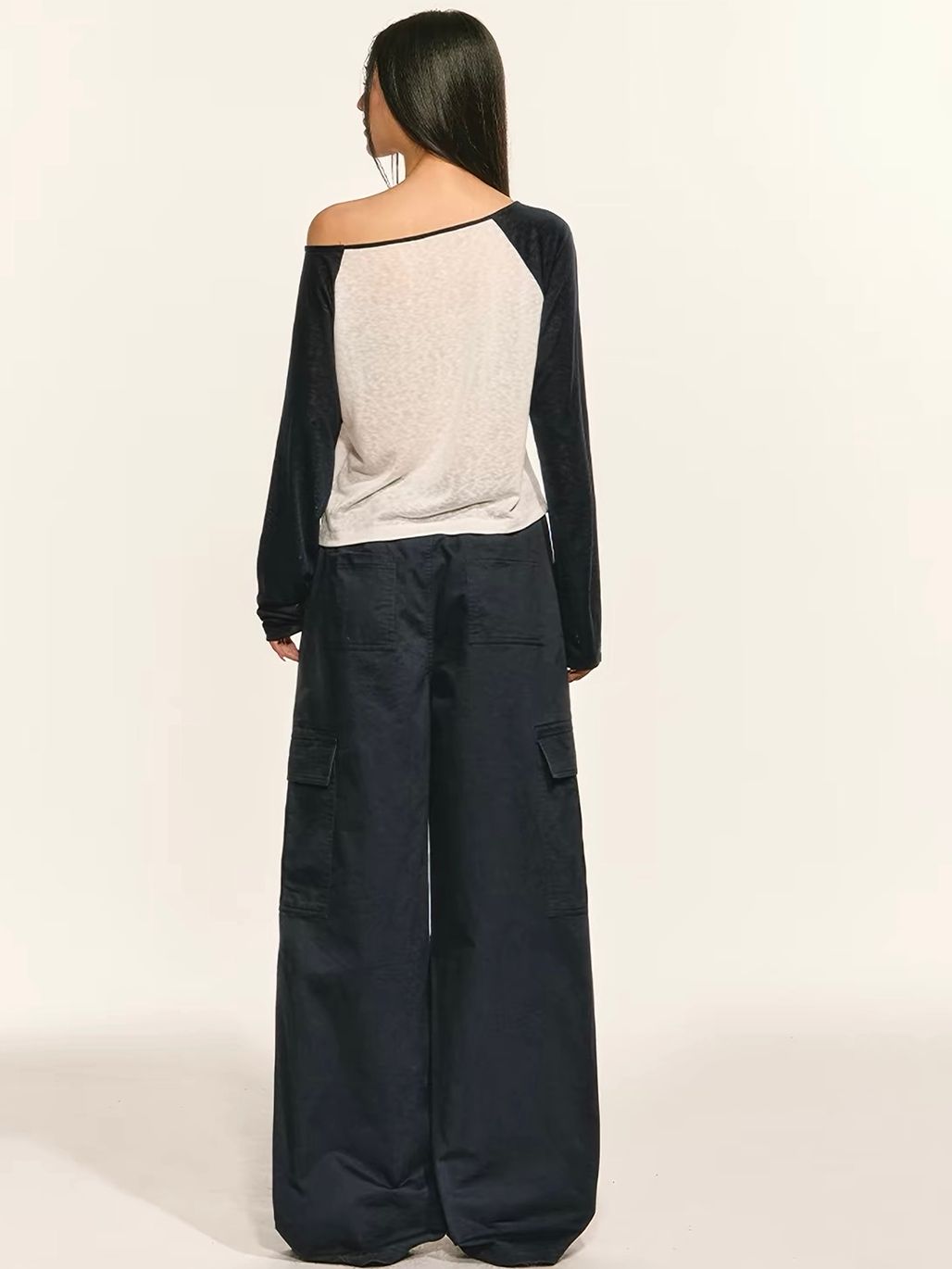 Gyu Puppy-Graphic Off-Shoulder Raglan Top 
