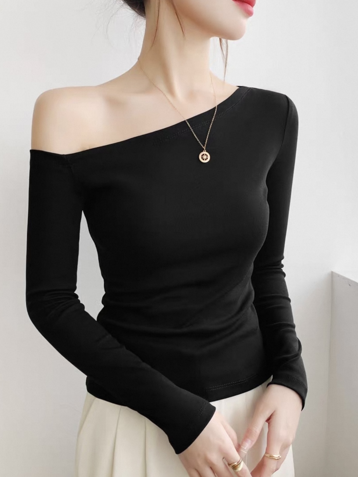 Della One Shoulder Top