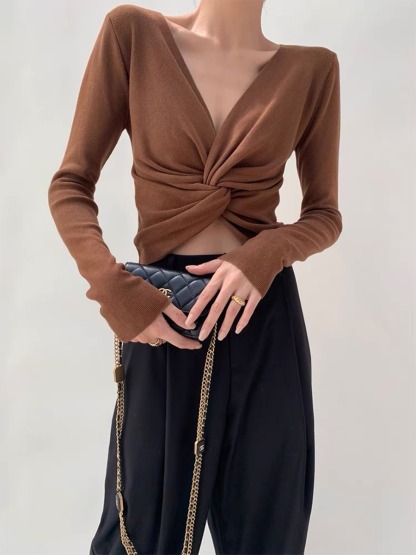 Tamanna Deep-V Front Knot Top-The Black Bow-